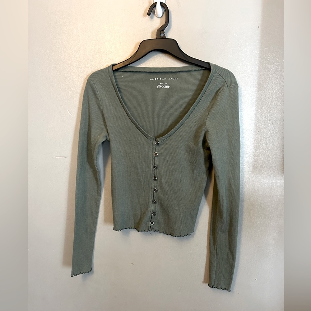 American Eagle Outfitters shirt - light green ribbed button front cropped